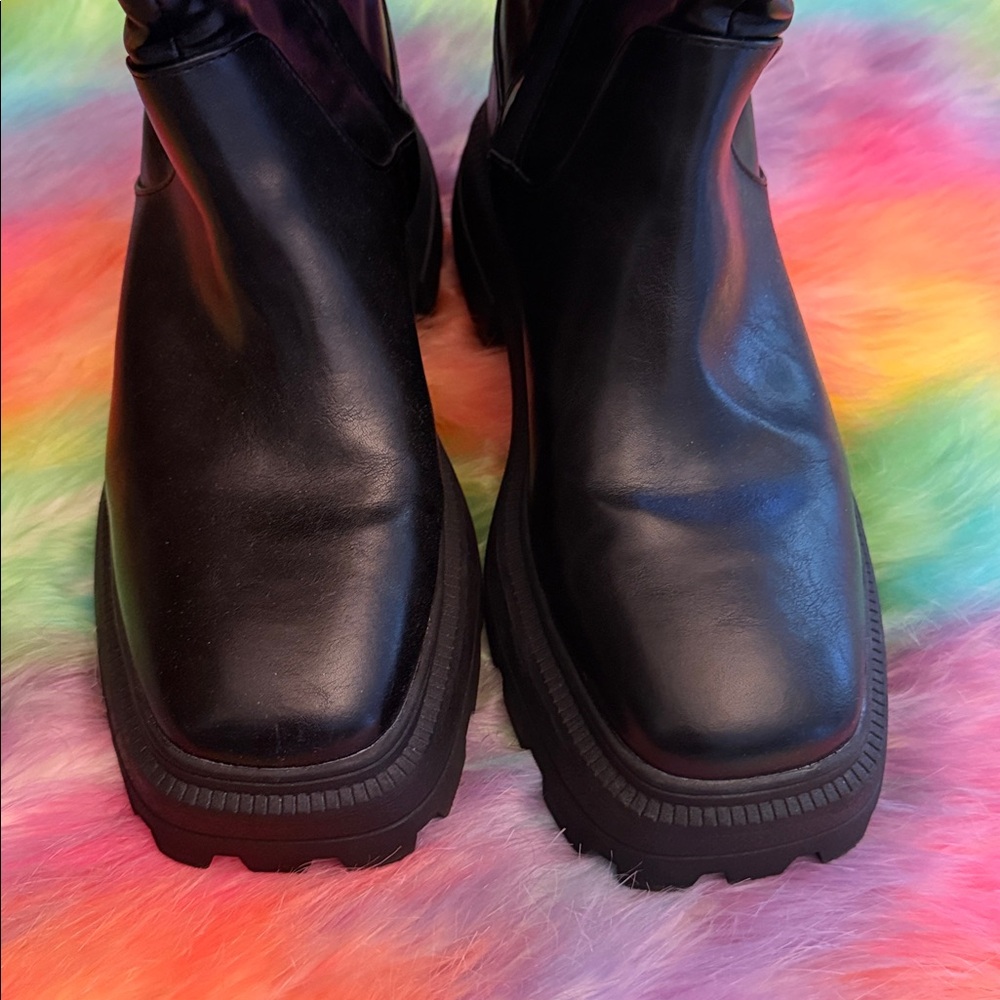 Katy Perry Black Women's Boots - Picture 2 of 7